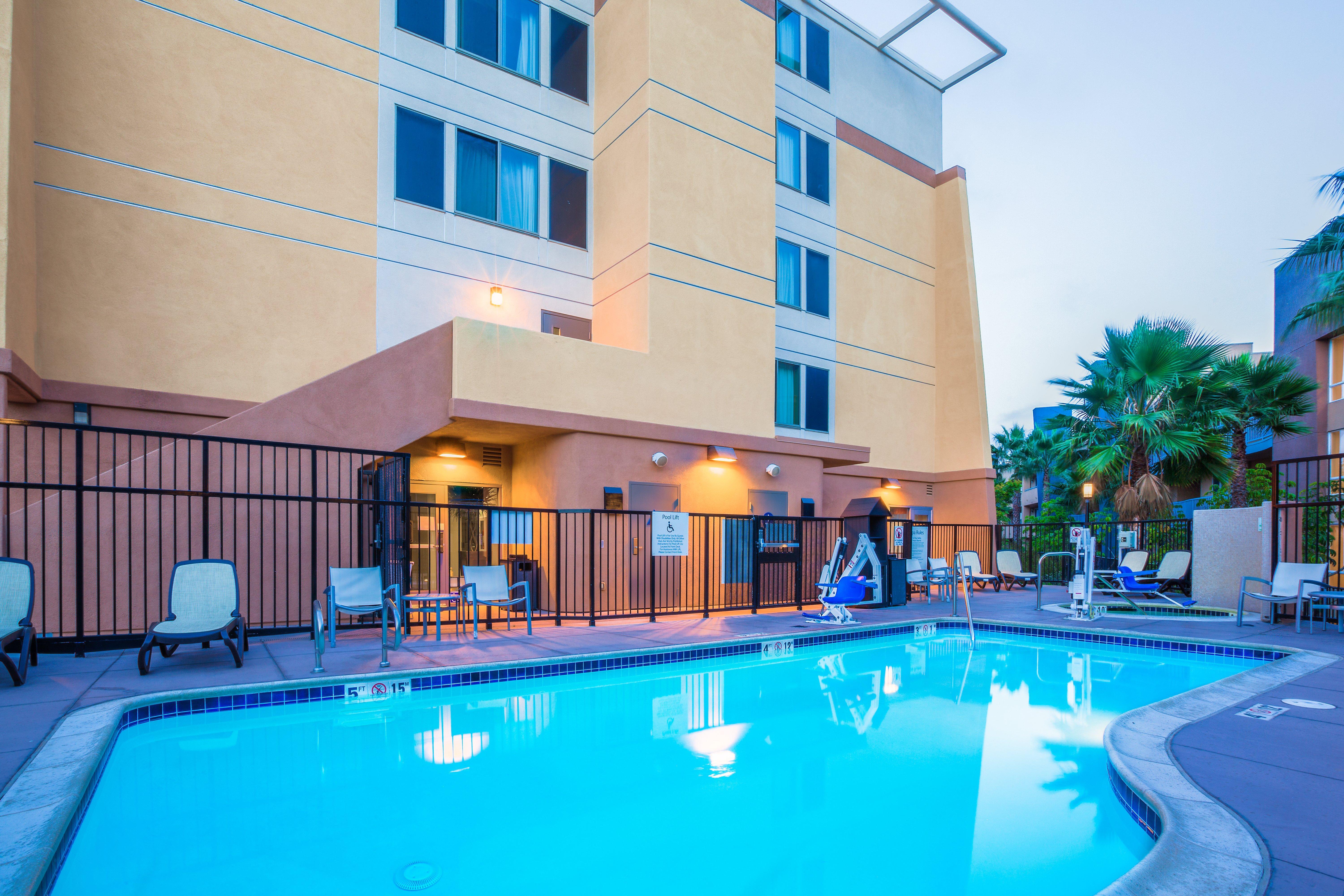 Holiday Inn Oceanside Marina Camp Pendleton By Ihg Bagian luar foto